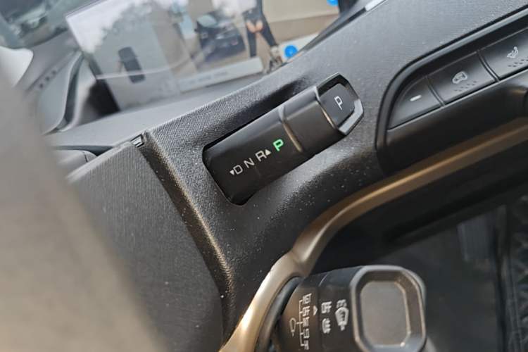 Used Baojun KiWi EV 2022 Artist Lite Edition Lithium Iron Phosphate Gear Lever