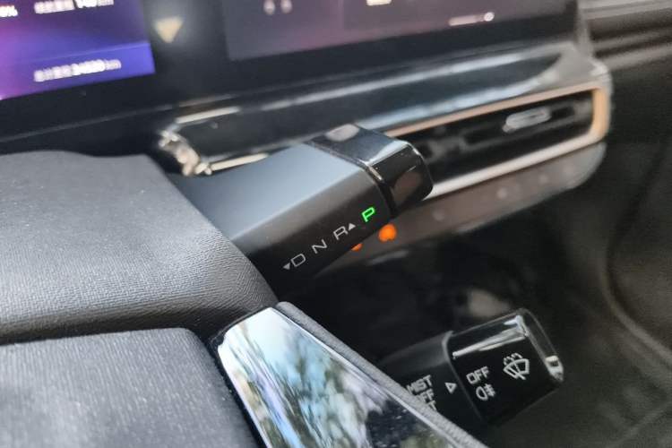 Used Baojun KiWi EV 2022 Artist Lite Edition Ternary Lithium Gear Lever