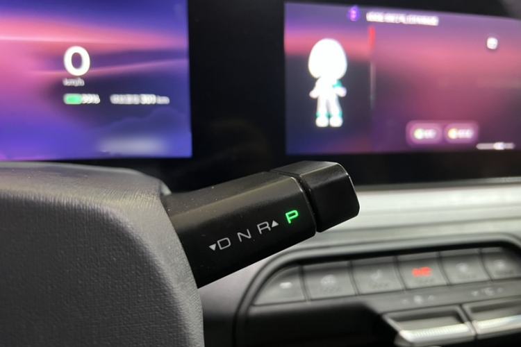 Used Baojun KiWi EV 2022 Artist Lite Edition Lithium Iron Phosphate Gear Lever