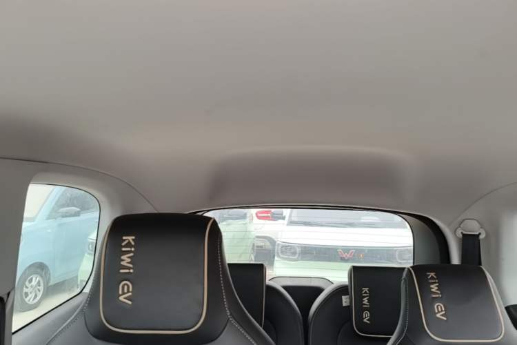 Used Baojun KiWi EV 2022 Artist Lite Edition Ternary Lithium Headliner