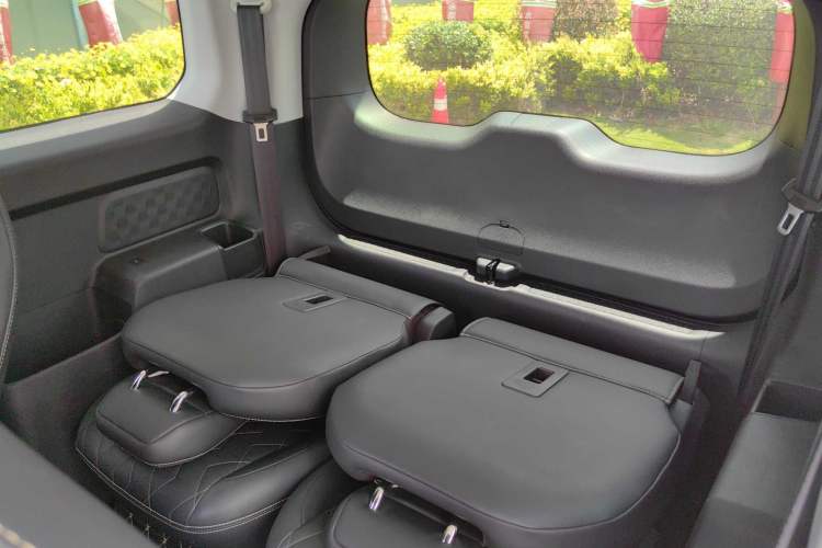 Used Baojun KiWi EV 2022 Artist Lite Edition Lithium Iron Phosphate Interior 10