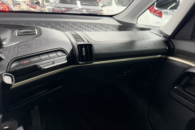 Used Baojun KiWi EV 2022 Artist Lite Edition Ternary Lithium Interior 4