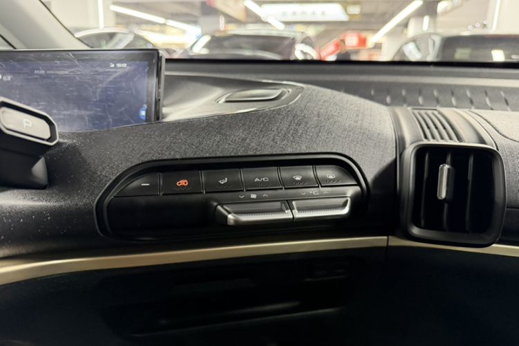 Used Baojun KiWi EV 2022 Artist Lite Edition Ternary Lithium Interior 6