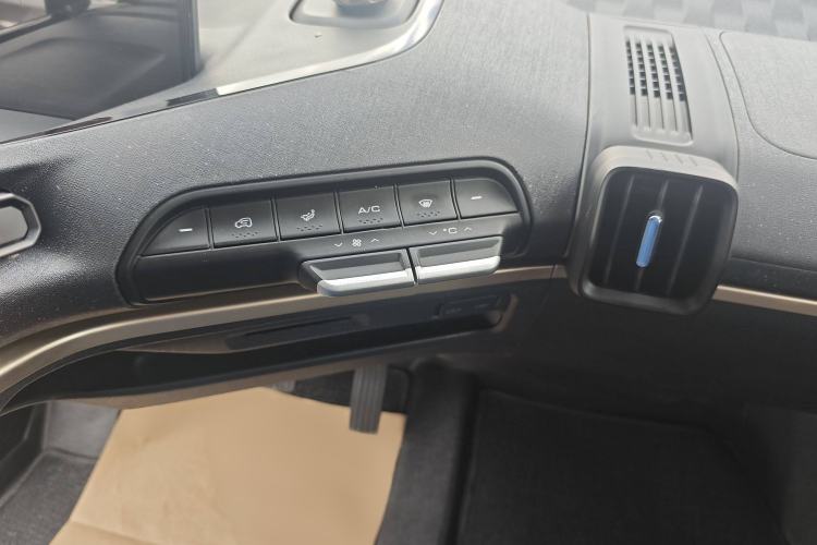 Used Baojun KiWi EV 2022 Designer Lite Edition Ternary Lithium Interior 8