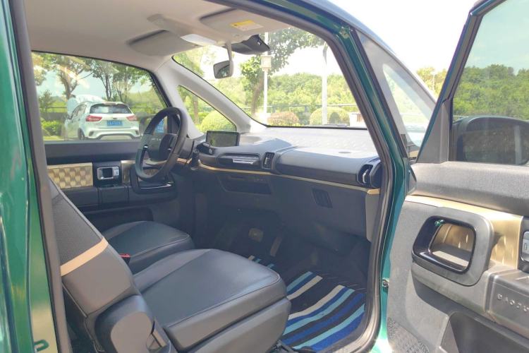 Used Baojun KiWi EV 2022 Artist Lite Edition Lithium Iron Phosphate Interior 9
