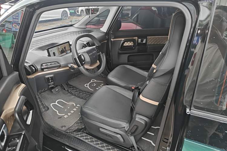 Used Baojun KiWi EV 2022 Artist Lite Edition Lithium Iron Phosphate Left Front Seat