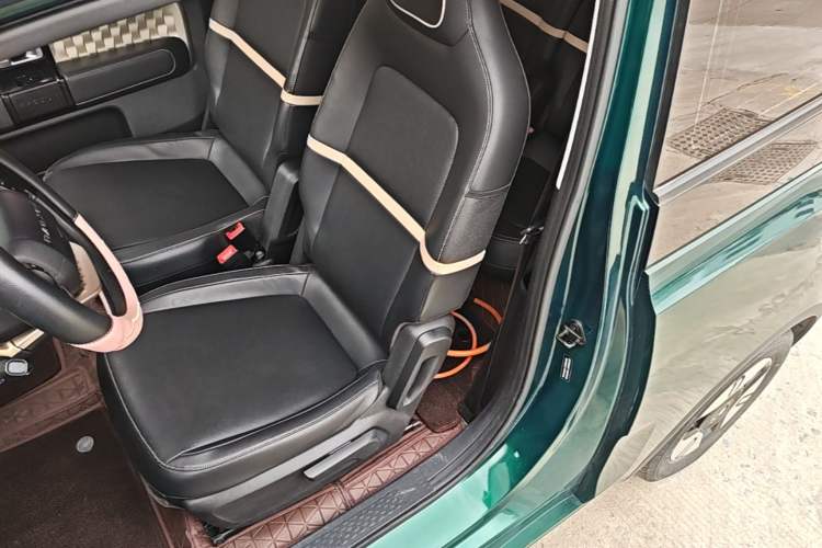 Used Baojun KiWi EV 2022 Artist Lite Edition Ternary Lithium Left Front Seat