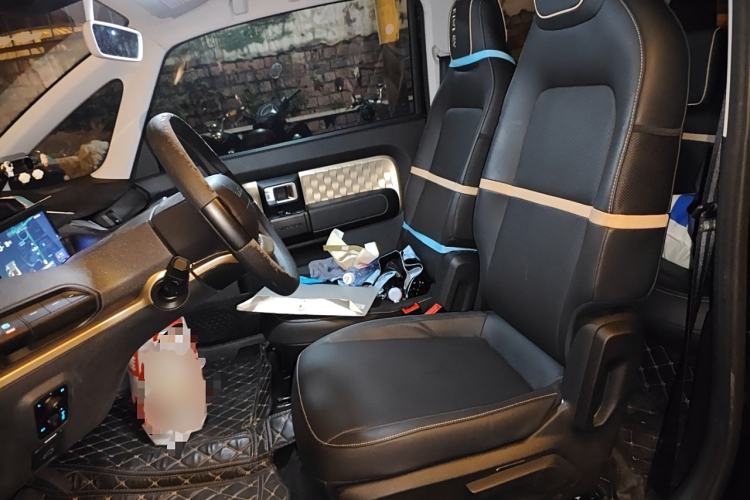 Used Baojun KiWi EV 2022 Artist Lite Edition Lithium Iron Phosphate Left Front Seat
