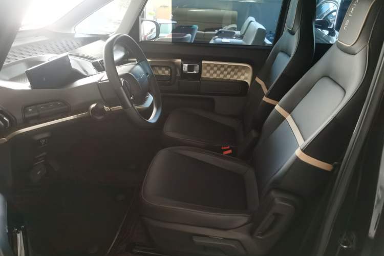 Used Baojun KiWi EV 2022 Designer Lite Edition Lithium Iron Phosphate Left Front Seat