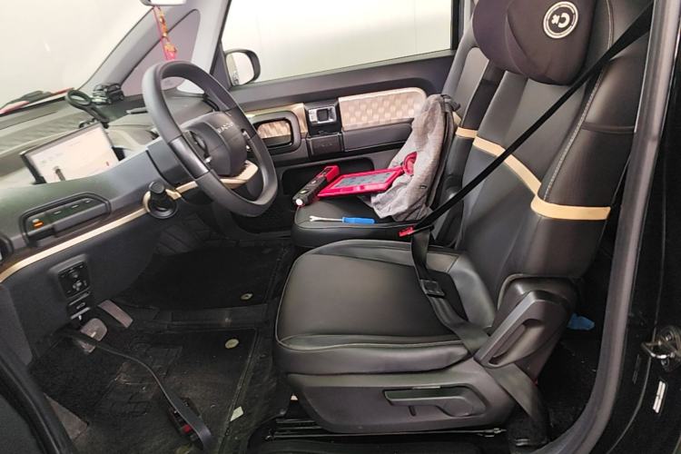 Used Baojun KiWi EV 2022 Artist Lite Edition Lithium Iron Phosphate Left Front Seat
