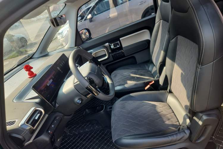 Used Baojun KiWi EV 2022 Designer Lite Edition Lithium Iron Phosphate Left Front Seat