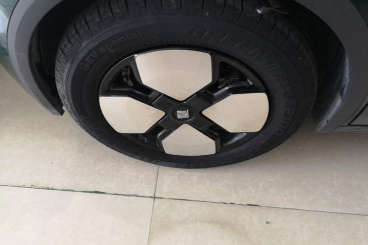 Used Baojun KiWi EV 2022 Artist Lite Edition Ternary Lithium Left Front Wheel Hub