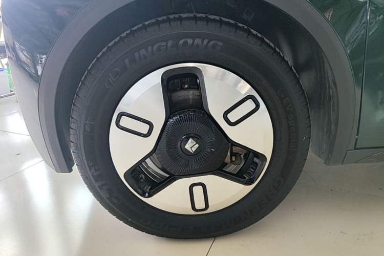 Used Baojun KiWi EV 2022 Designer Lite Edition Ternary Lithium Left Front Wheel Hub