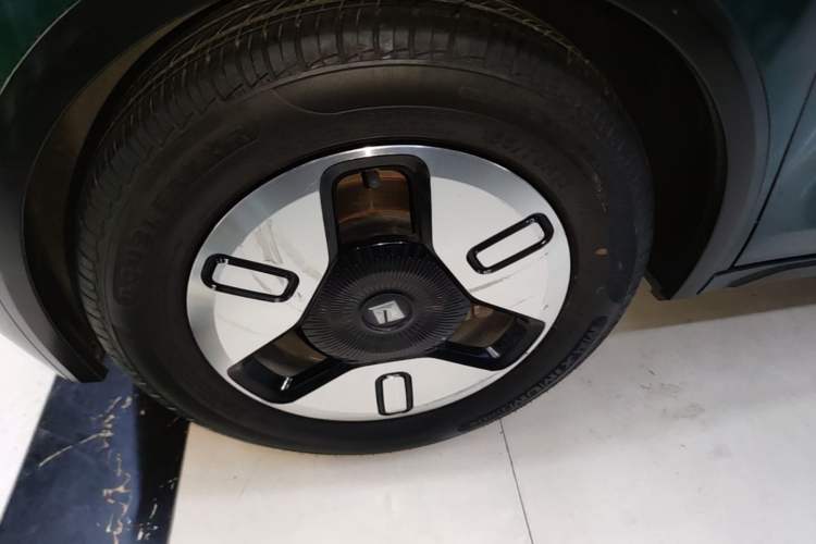 Used Baojun KiWi EV 2022 Artist Lite Edition Ternary Lithium Left Front Wheel Hub
