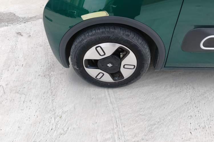Used Baojun KiWi EV 2022 Designer Lite Edition Ternary Lithium Left Front Wheel Hub