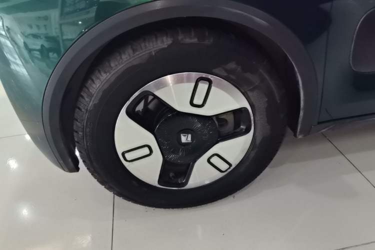 Used Baojun KiWi EV 2022 Designer Lite Edition Ternary Lithium Left Front Wheel Hub