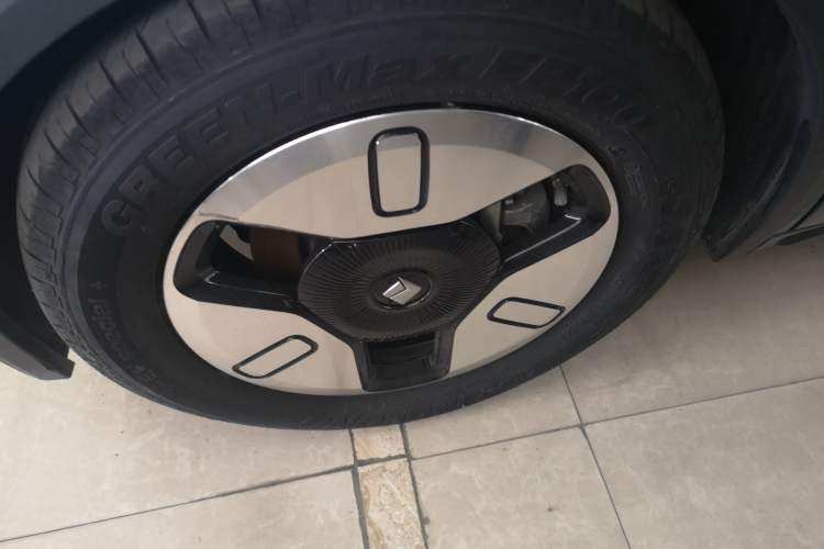Used Baojun KiWi EV 2022 Artist Lite Edition Lithium Iron Phosphate Left Front Wheel Hub