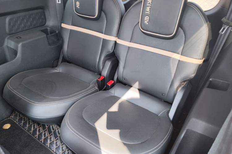 Used Baojun KiWi EV 2022 Artist Lite Edition Lithium Iron Phosphate Left Rear Seat