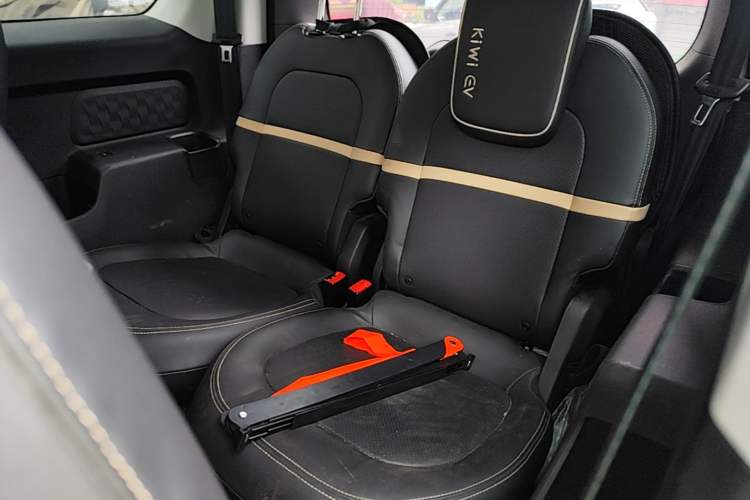 Used Baojun KiWi EV 2022 Artist Lite Edition Ternary Lithium Left Rear Seat
