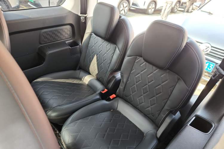 Used Baojun KiWi EV 2022 Designer Lite Edition Lithium Iron Phosphate Left Rear Seat