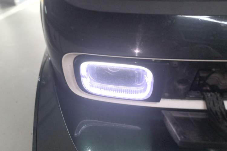 Used Baojun KiWi EV 2022 Artist Lite Edition Ternary Lithium Right Front Headlight