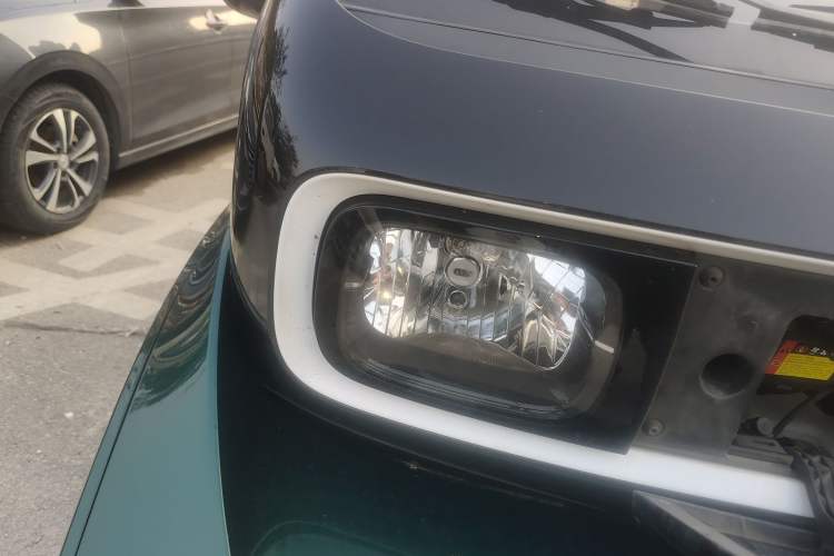 Used Baojun KiWi EV 2022 Designer Lite Edition Lithium Iron Phosphate Right Front Headlight