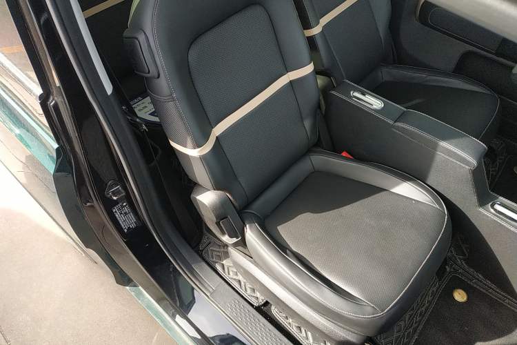 Used Baojun KiWi EV 2022 Designer Lite Edition Lithium Iron Phosphate Right Front Seat