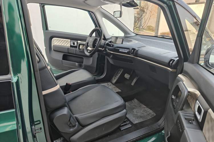 Used Baojun KiWi EV 2022 Designer Lite Edition Lithium Iron Phosphate Right Front Seat