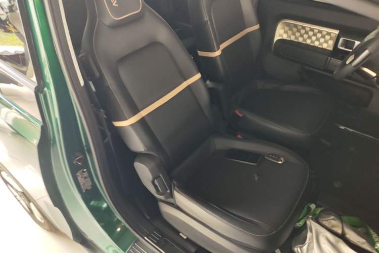 Used Baojun KiWi EV 2022 Artist Lite Edition Ternary Lithium Right Front Seat