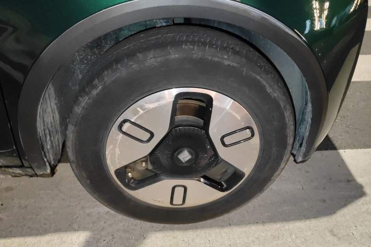 Used Baojun KiWi EV 2022 Designer Lite Edition Ternary Lithium Right Front Wheel Hub