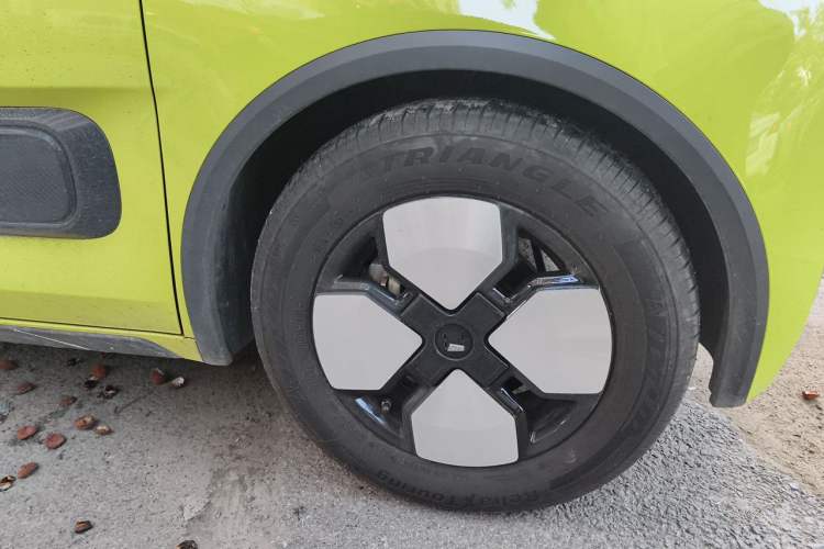 Used Baojun KiWi EV 2022 Artist Lite Edition Ternary Lithium Right Front Wheel Hub