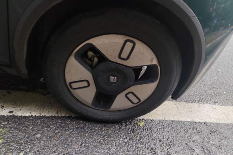 Used Baojun KiWi EV 2022 Artist Lite Edition Ternary Lithium Right Front Wheel Hub