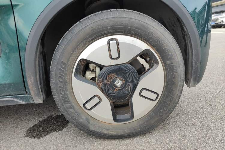 Used Baojun KiWi EV 2022 Designer Lite Edition Ternary Lithium Right Front Wheel Hub