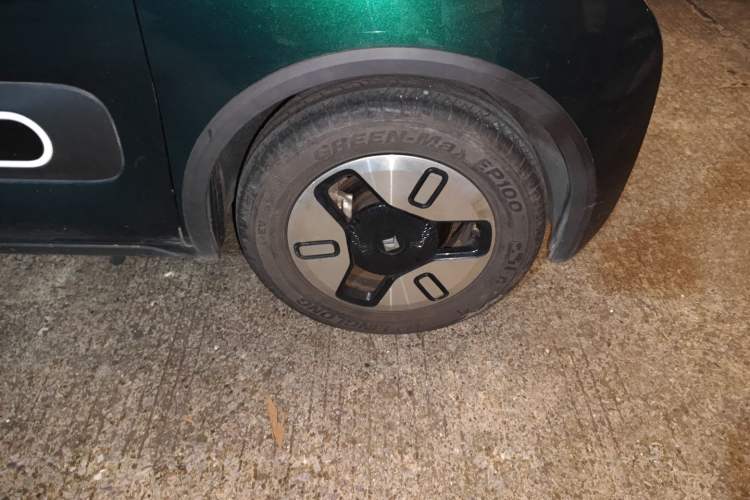 Used Baojun KiWi EV 2022 Artist Lite Edition Lithium Iron Phosphate Right Front Wheel Hub
