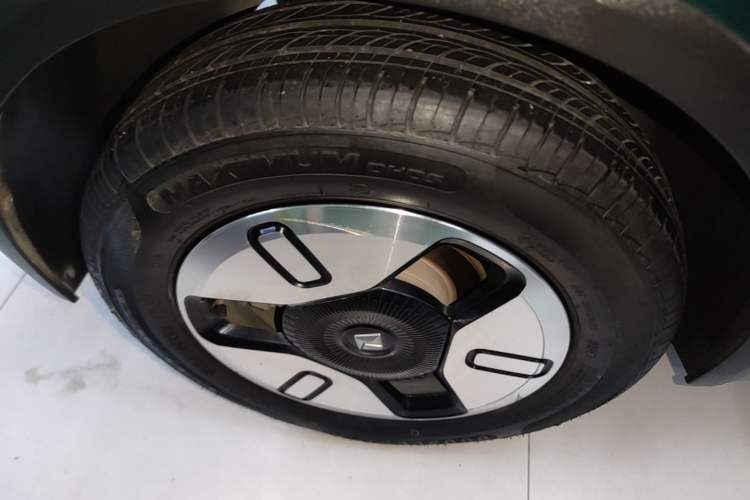 Used Baojun KiWi EV 2022 Artist Lite Edition Ternary Lithium Right Rear Wheel Hub