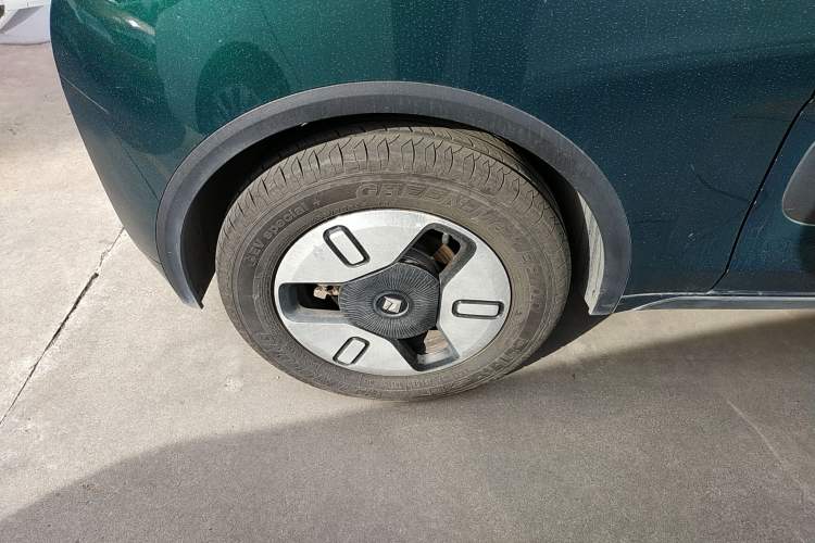 Used Baojun KiWi EV 2022 Designer Lite Edition Lithium Iron Phosphate Right Rear Wheel Hub