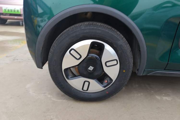 Used Baojun KiWi EV 2022 Designer Lite Edition Ternary Lithium Right Rear Wheel Hub