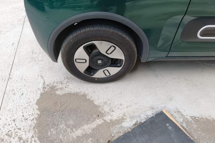Used Baojun KiWi EV 2022 Designer Lite Edition Ternary Lithium Right Rear Wheel Hub