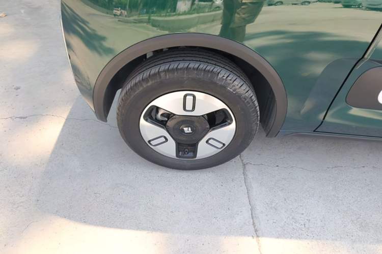 Used Baojun KiWi EV 2022 Designer Lite Edition Ternary Lithium Right Rear Wheel Hub
