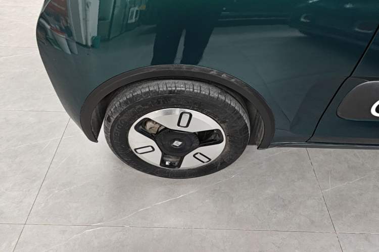 Used Baojun KiWi EV 2022 Designer Lite Edition Lithium Iron Phosphate Right Rear Wheel Hub