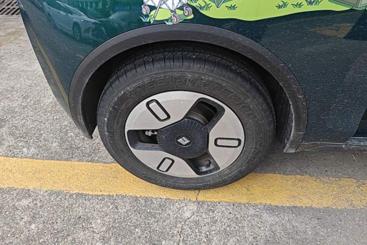 Used Baojun KiWi EV 2022 Designer Lite Edition Lithium Iron Phosphate Right Rear Wheel Hub