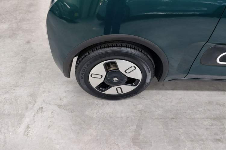 Used Baojun KiWi EV 2022 Designer Lite Edition Ternary Lithium Right Rear Wheel Hub