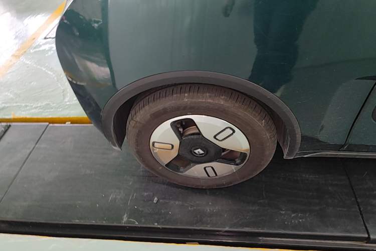Used Baojun KiWi EV 2022 Artist Lite Edition Lithium Iron Phosphate Right Rear Wheel Hub