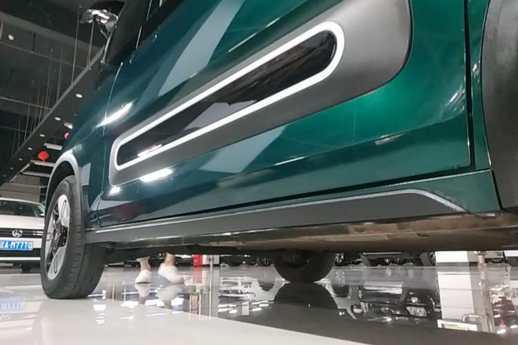 Used Baojun KiWi EV 2022 Designer Lite Edition Ternary Lithium Right Side Sill