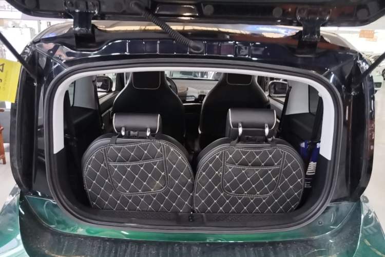 Used Baojun KiWi EV 2022 Designer Lite Edition Lithium Iron Phosphate Trunk
