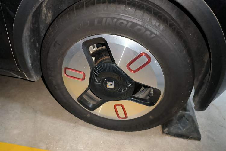 Used Baojun KiWi EV 2022 Designer Lite Edition Ternary Lithium Right Front Wheel Hub