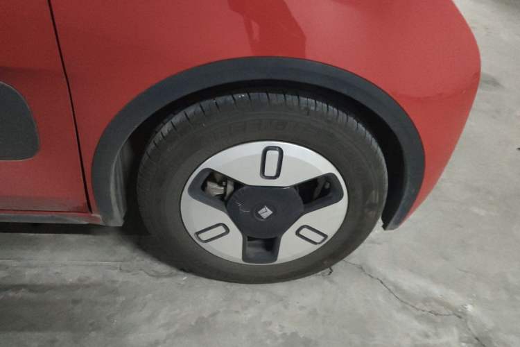 Used Baojun KiWi EV 2022 Artist Lite Edition Ternary Lithium Right Front Wheel Hub