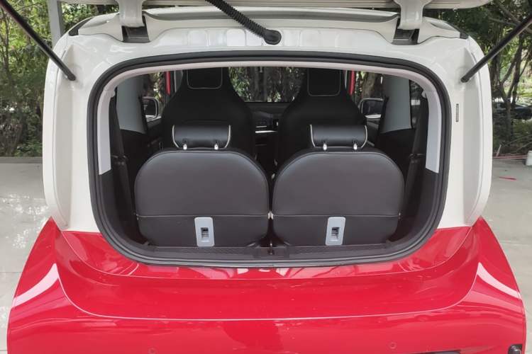 Used Baojun KiWi EV 2022 Artist Lite Edition Lithium Iron Phosphate Trunk