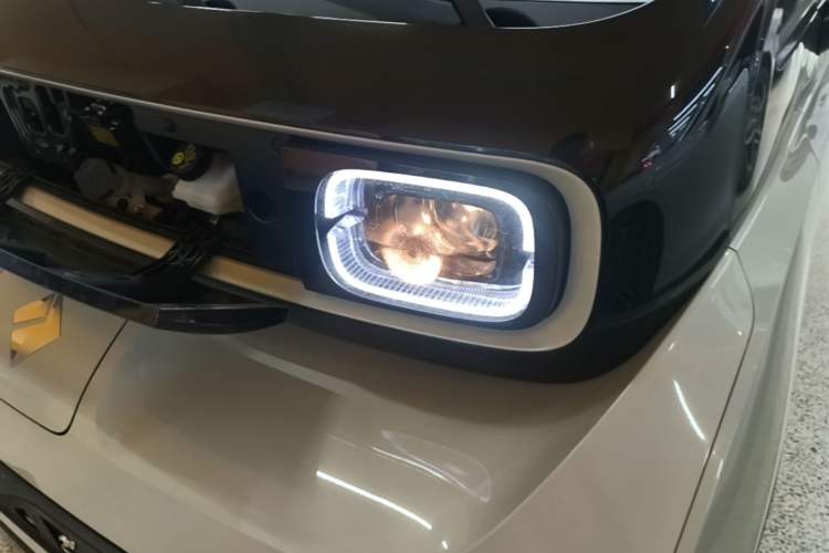 Used Baojun KiWi EV 2022 Artist Lite Edition Ternary Lithium Left Front Headlight