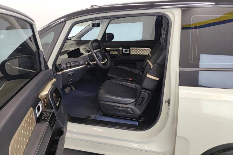 Used Baojun KiWi EV 2022 Designer Lite Edition Lithium Iron Phosphate Left Front Seat